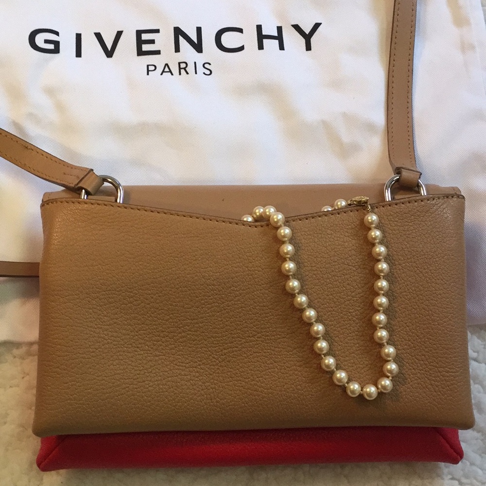 Givenchy calfskin duetto crossbody. Authentic. - Picture 4 of 8